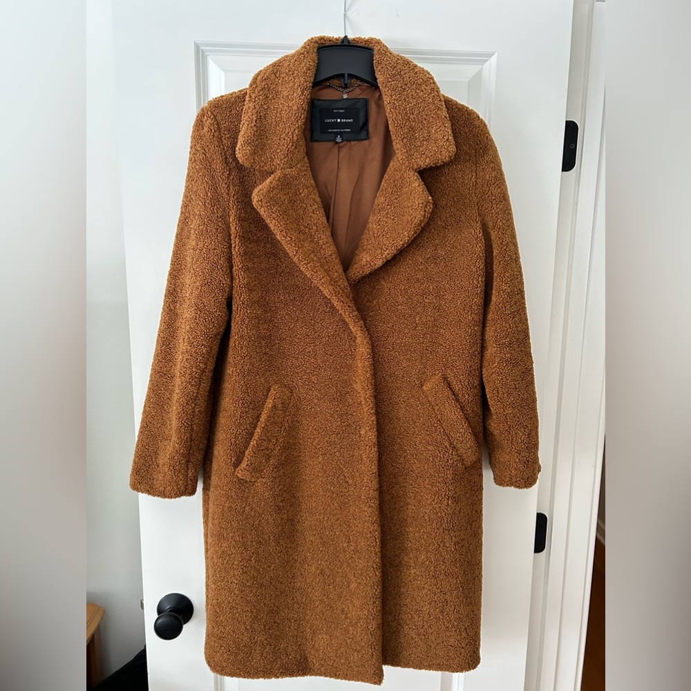 Lucky Brand ladies Sherpa coat in caramel color. Worn once.